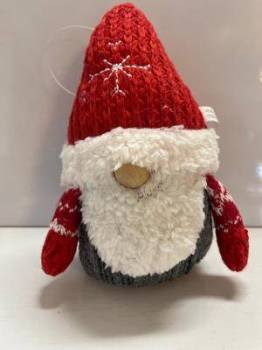 Nisse/Tomte/Tonttu Dressed in Red and White